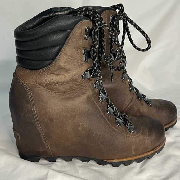 Sorel Conquest Wedge Boots - Picture 5 of 10